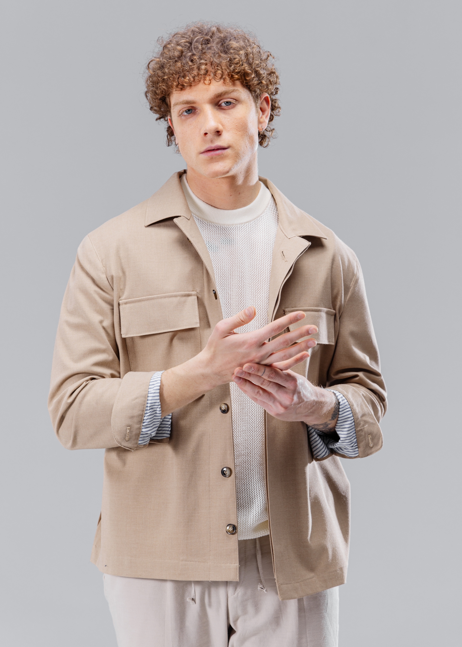 Untitled design (12) شکت کژوال جناقی کرم - Image 1